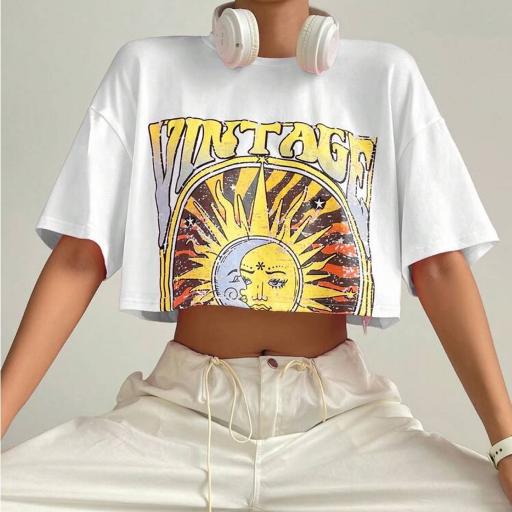 Sun & Letter Graphic Drop Shoulder Crop Tee